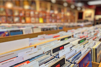 Produce catalogs and inserts with our offset printing company Print Services for Retailers and Retail Stores Wisconsin